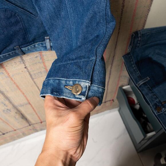 Upcycled carhartt detroit jacket reconstructed - Picture 5 of 8